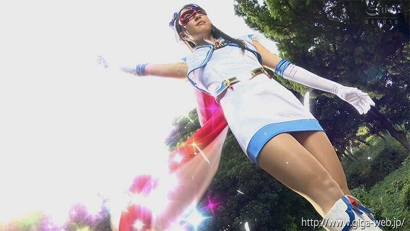 ヒロインハンティング 魔法美少女戦士フォンテーヌ ~『魔女殺しの日』のターゲット~ 楠木花菜 1枚目