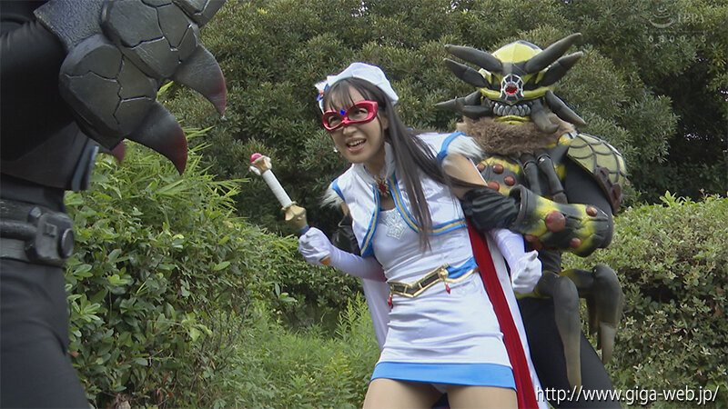 ヒロインハンティング 魔法美少女戦士フォンテーヌ ~『魔女殺しの日』のターゲット~ 楠木花菜 4枚目